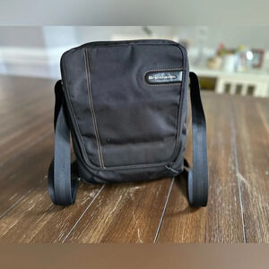 Brenthaven cross body bag